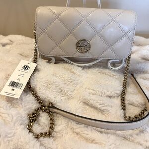 Tory Burch Willa Diamond Quilted Soft Leather Crossbody Chain Wallet